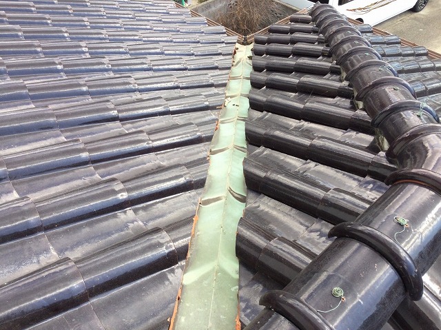 経年劣化が進んでいる谷板金